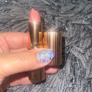 Charlotte Tilbury Pillow Talk Matte Revolution Lipstick